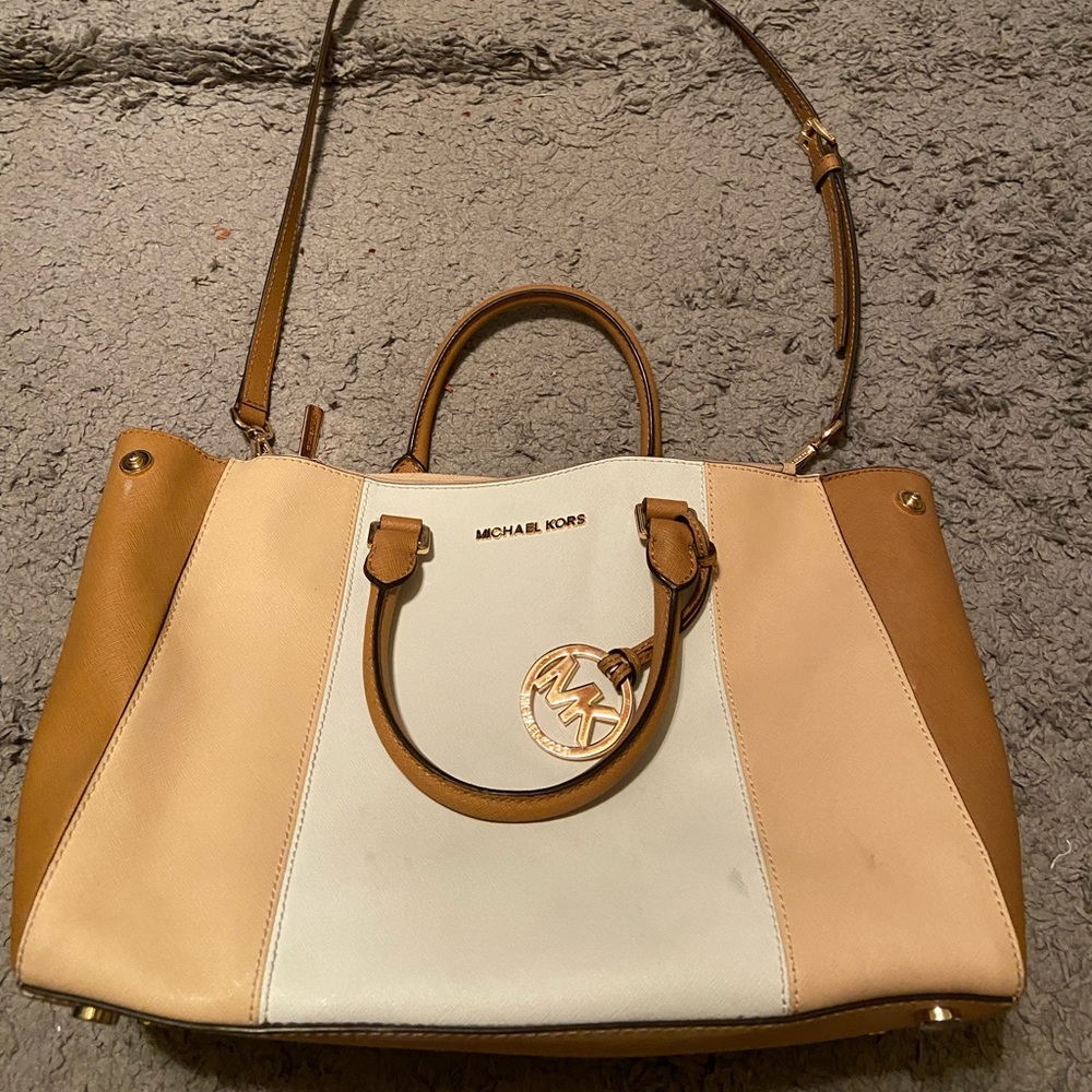 Micheal kors purse